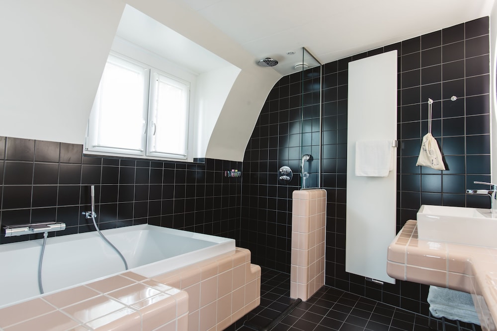 Double Room (Large, only accessible by stairs) photo 3