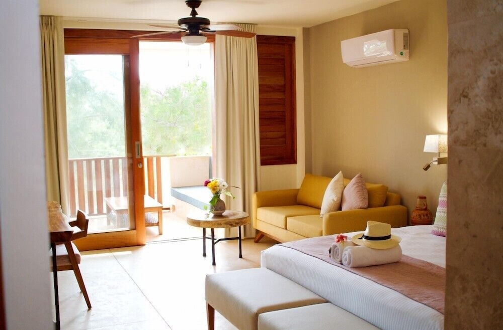 Junior Room, Garden View