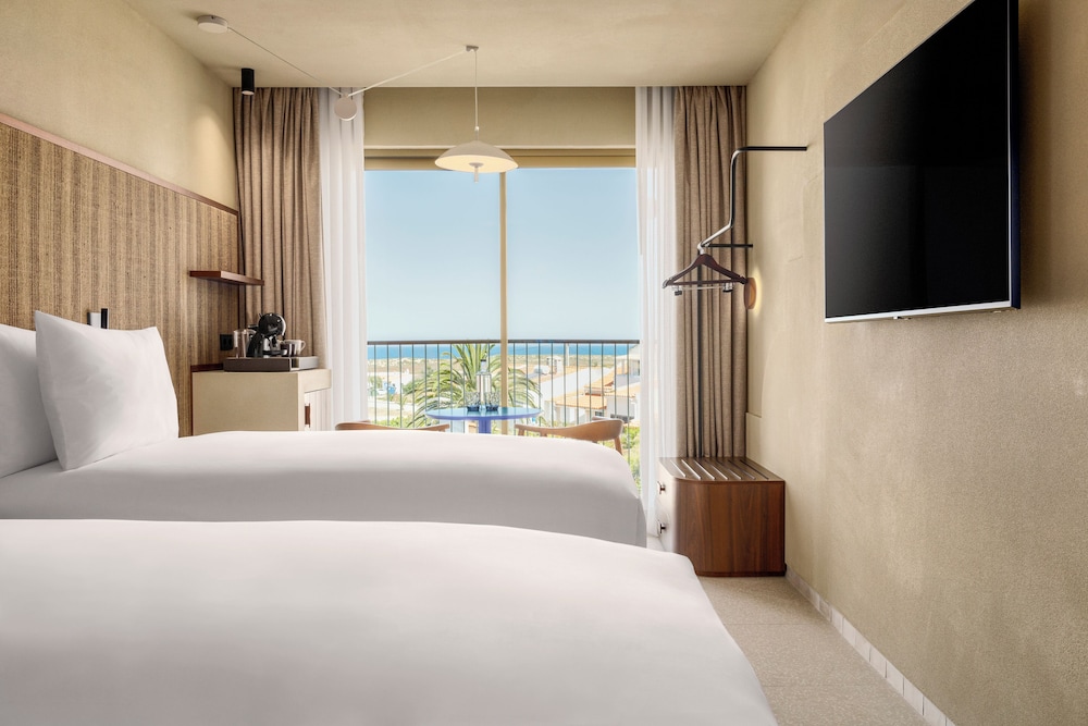 Room, 2 Twin Beds, Sea View
