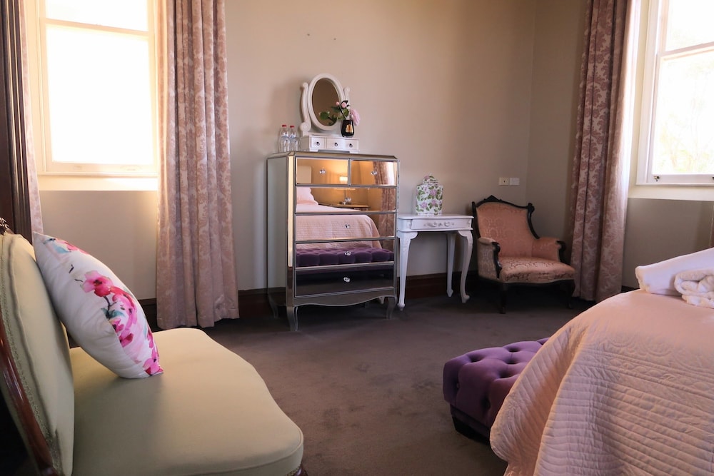 Comfort Room photo 2