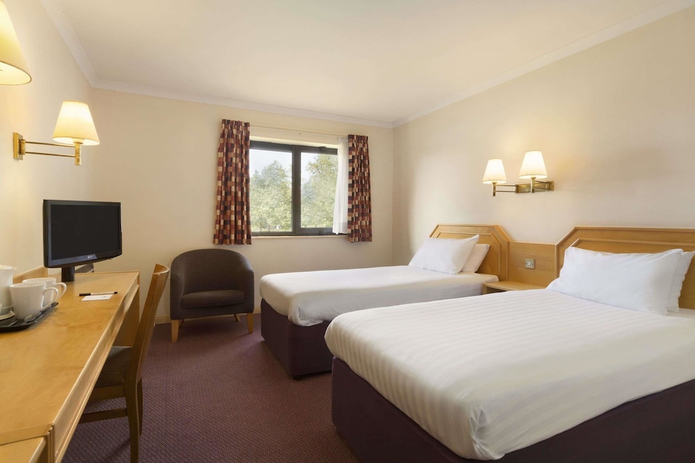 Room, 2 Twin Beds, Non Smoking (Mobility Accessible) - Photo 2