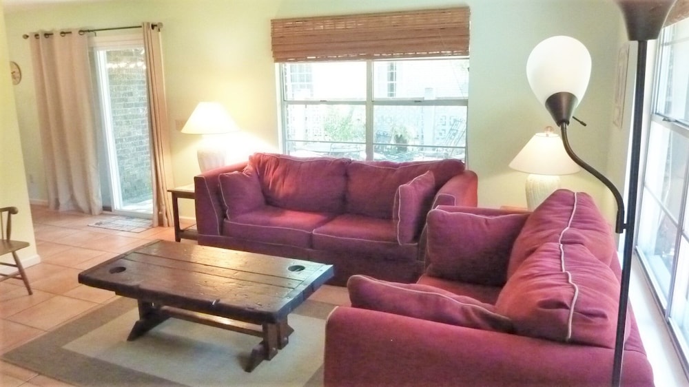 Duplex, 2 Bedrooms photo 3