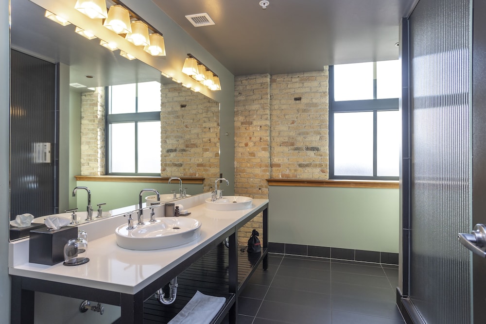 Corner Alcove King - Photo 6