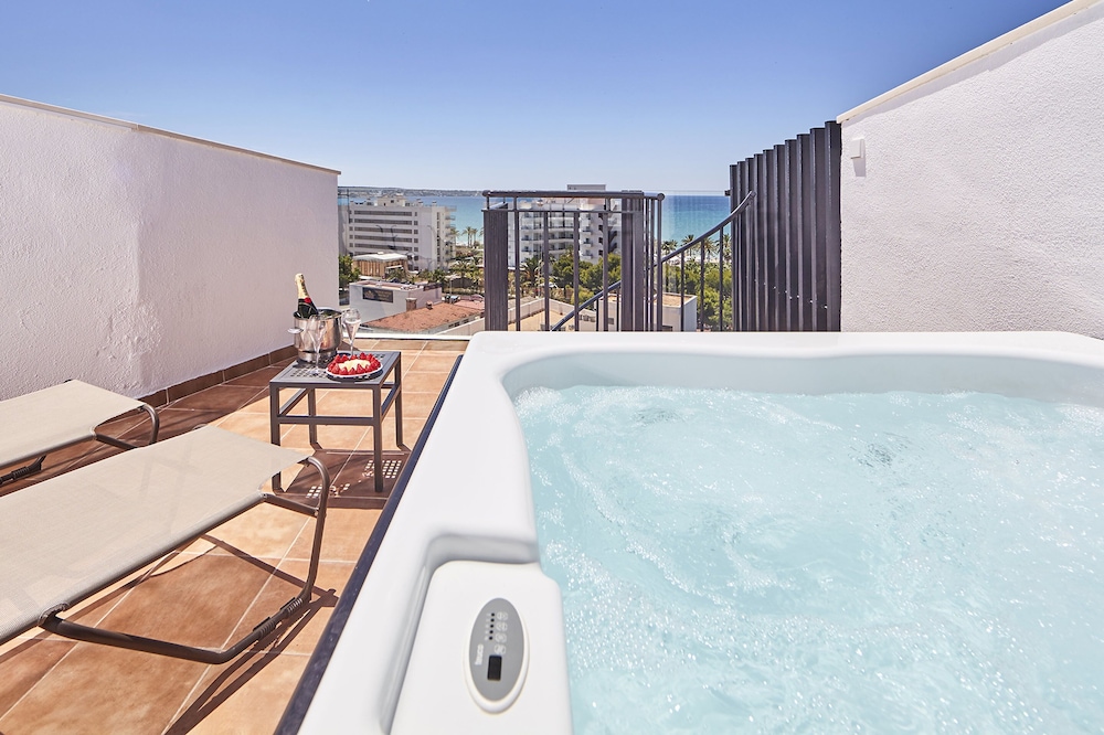 Superior Double Room, Jetted Tub, Sea View