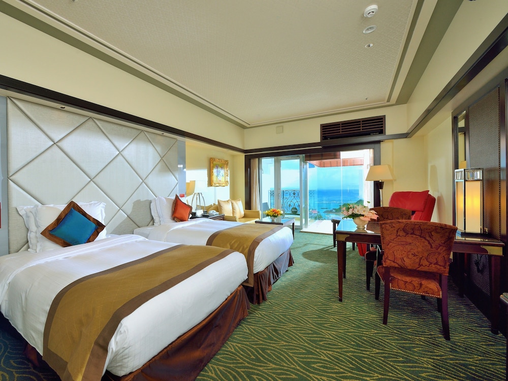 EXES Royal Pool Suite for 2 people with Lounge Access, Non Smoking photo 1
