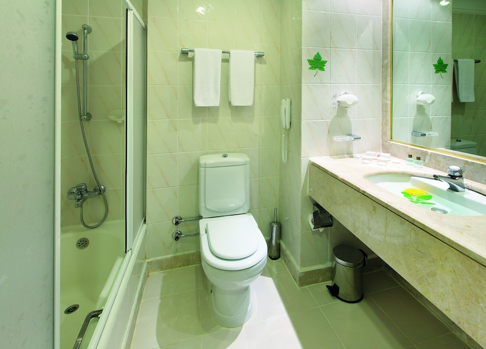 Standard Triple Room photo 2