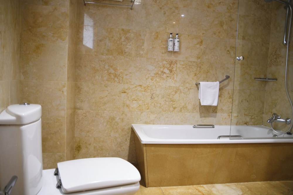 Double Room Single Use - Photo 7