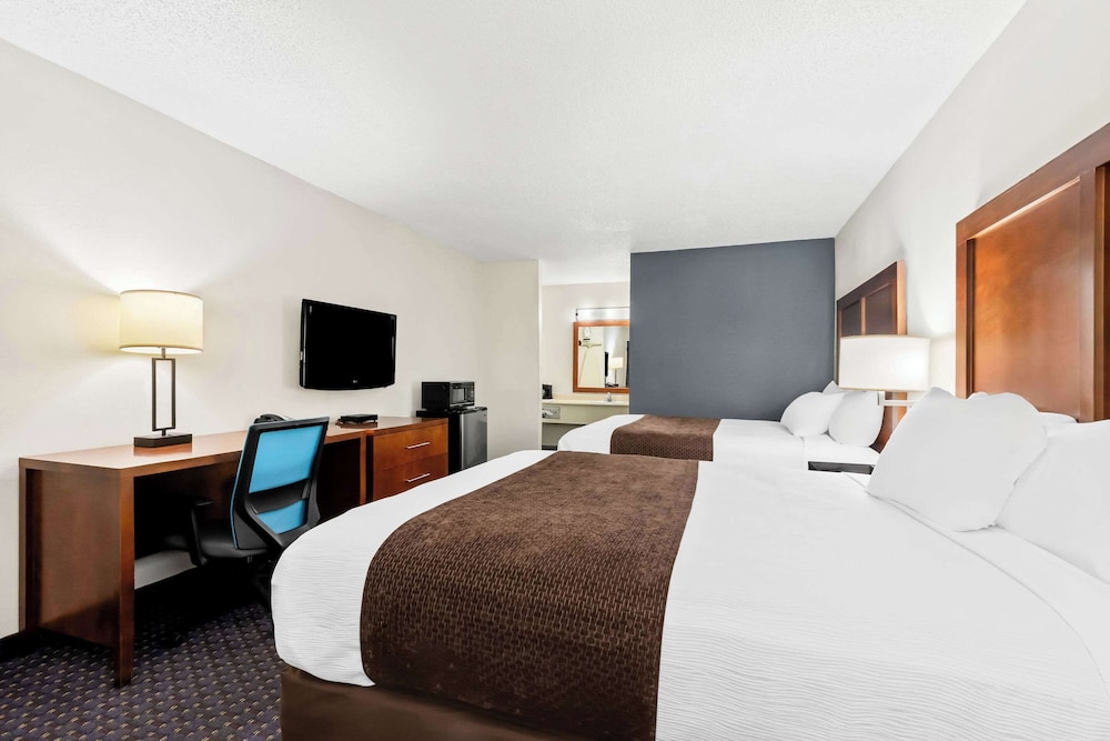 Standard Room, 2 Queen Beds, Non Smoking photo 2