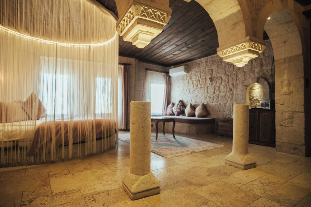Deluxe Stone Suite with Stone - Photo 33