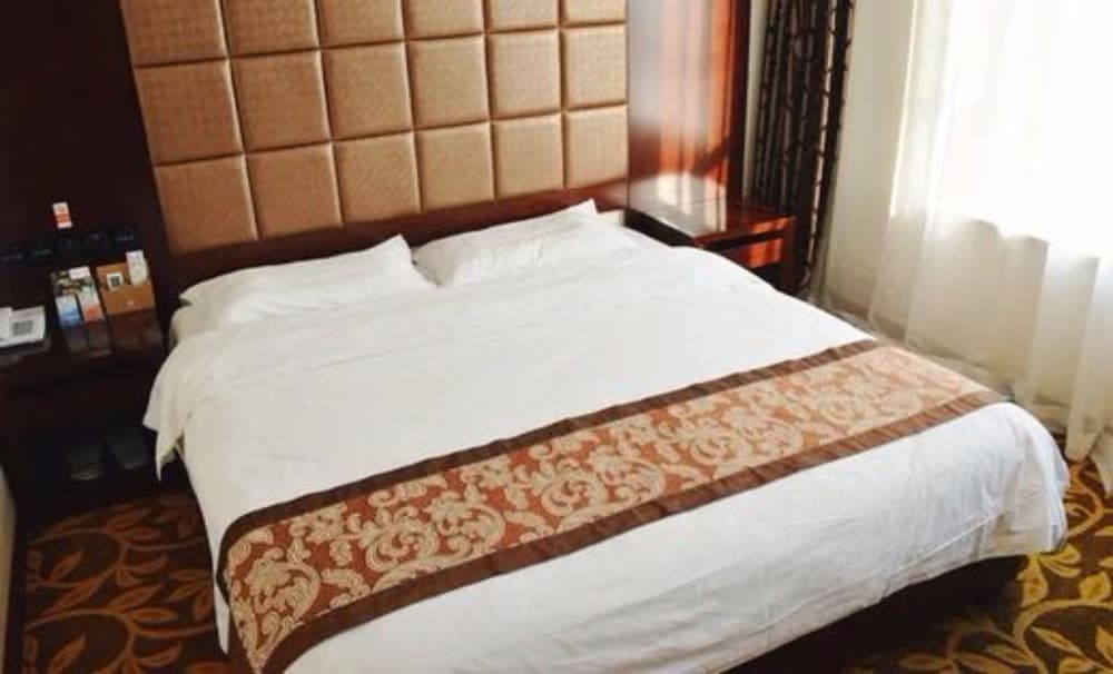 Deluxe King Room photo 3