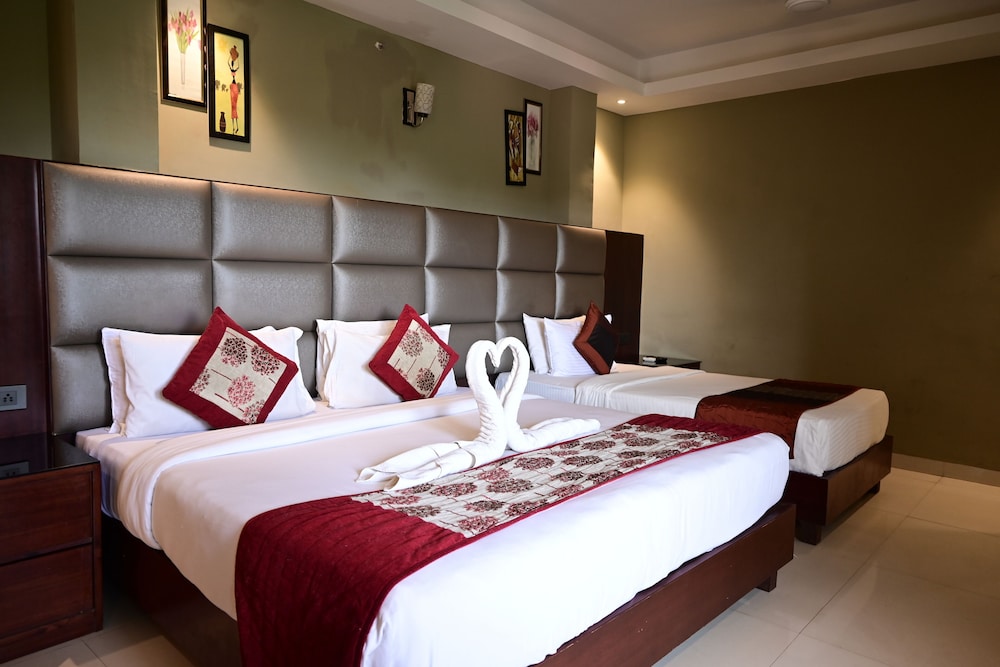 Grand Premium Triple Room photo 3