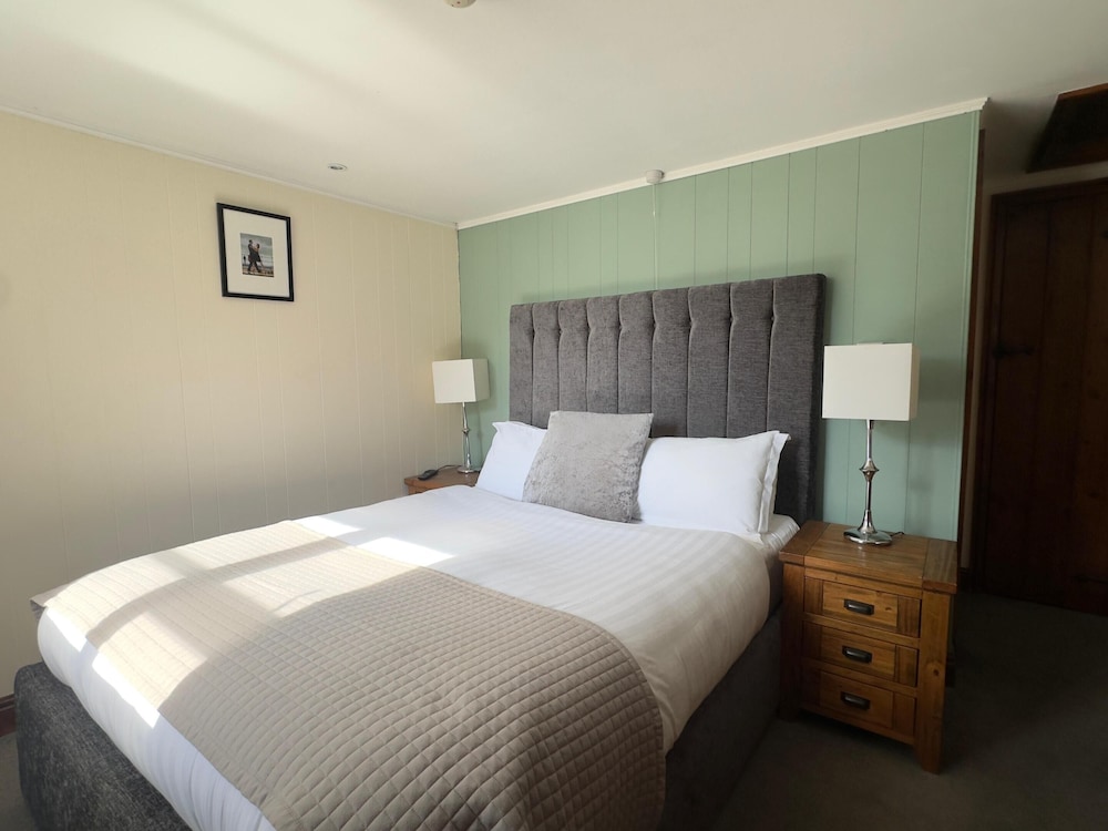 Standard Double Room, Ensuite - Photo 5