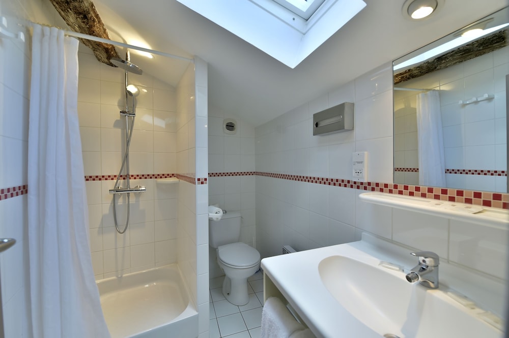 Quadruple Room - Photo 9