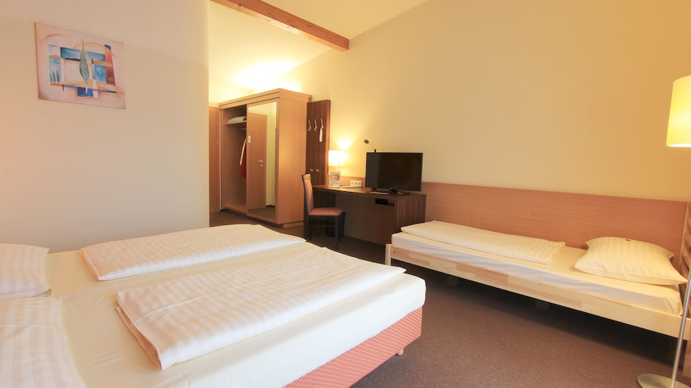 Superior Triple Room photo 3
