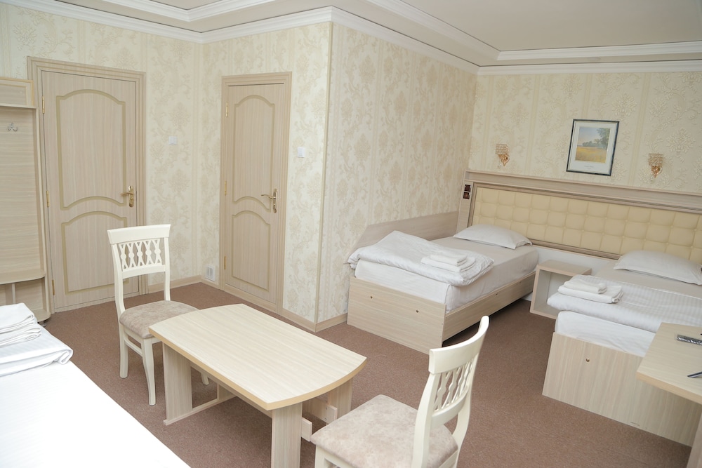 Standard Triple Room photo 2