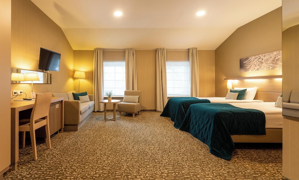 Deluxe Room - Photo 2