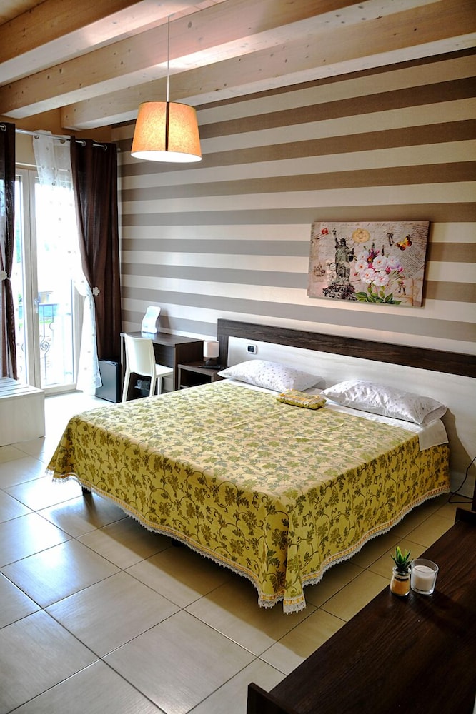 Le Due Noci Bed and Breakfast --> Le Due Noci Pensjonat, Zdjęcie 2