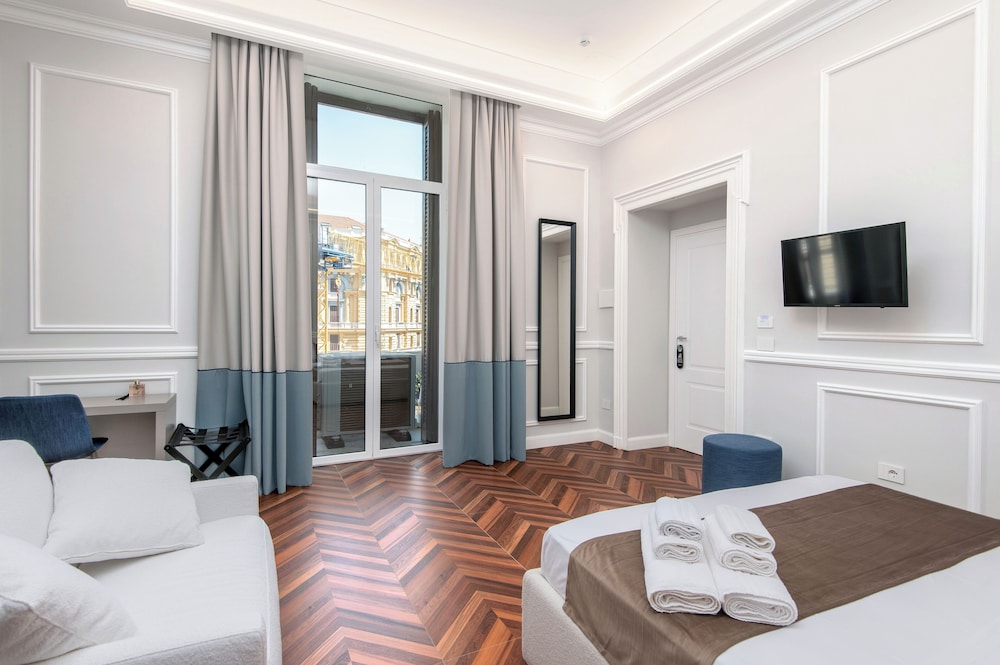 Family Suite, Balcony, City View