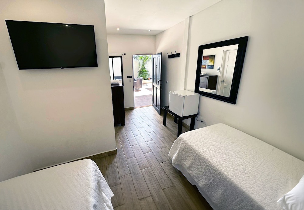 Standard Twin Room, 2 Twin Beds, Accessible, Non Smoking photo 2