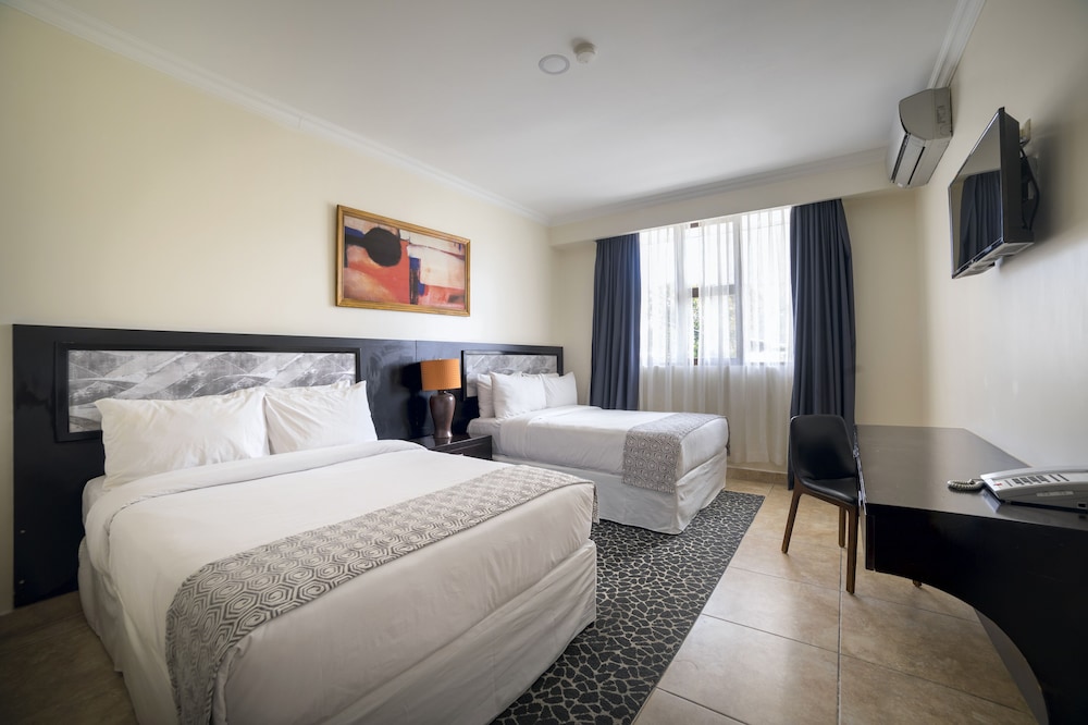 Standard Room, 1 King Bed - Photo 9