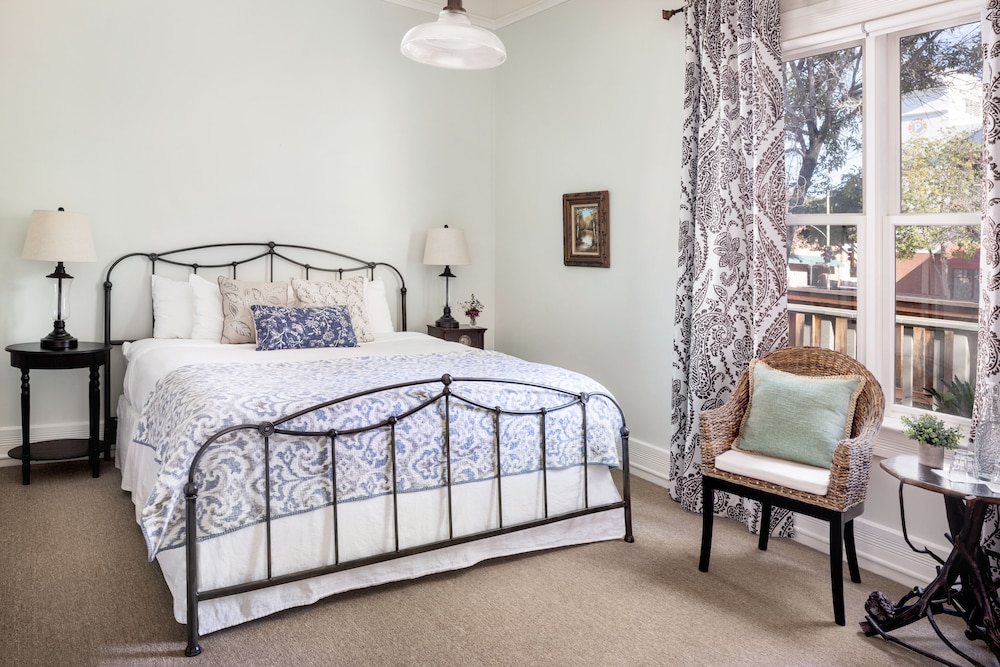 Junior Room, 1 King Bed, Ground Floor photo 1