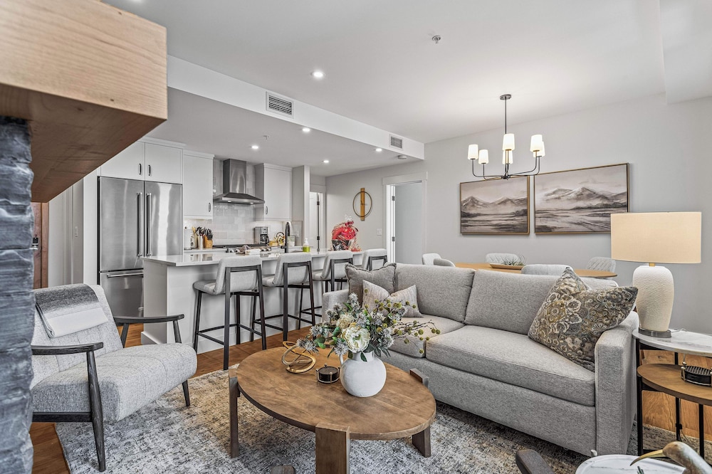 TM304 Two Bedroom Premier Condo