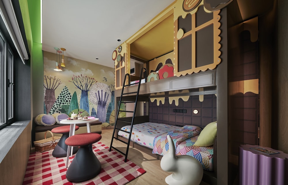 Signature Family Suite