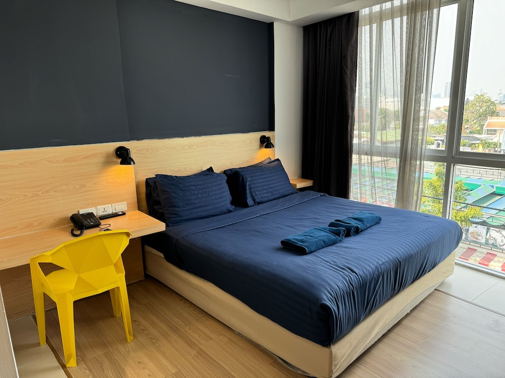 Club Double Room, Non Smoking, City View photo 3