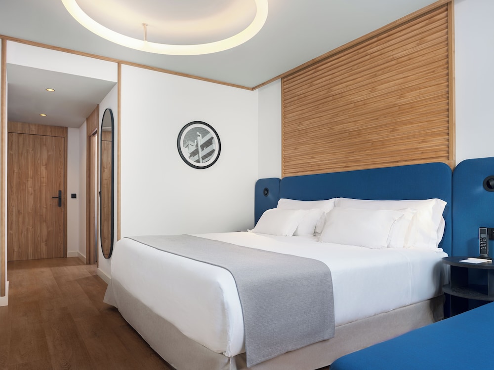 Superior Room (Rambla View) - Photo 3