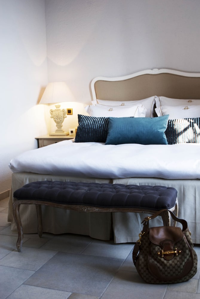 Deluxe Room - Photo 8