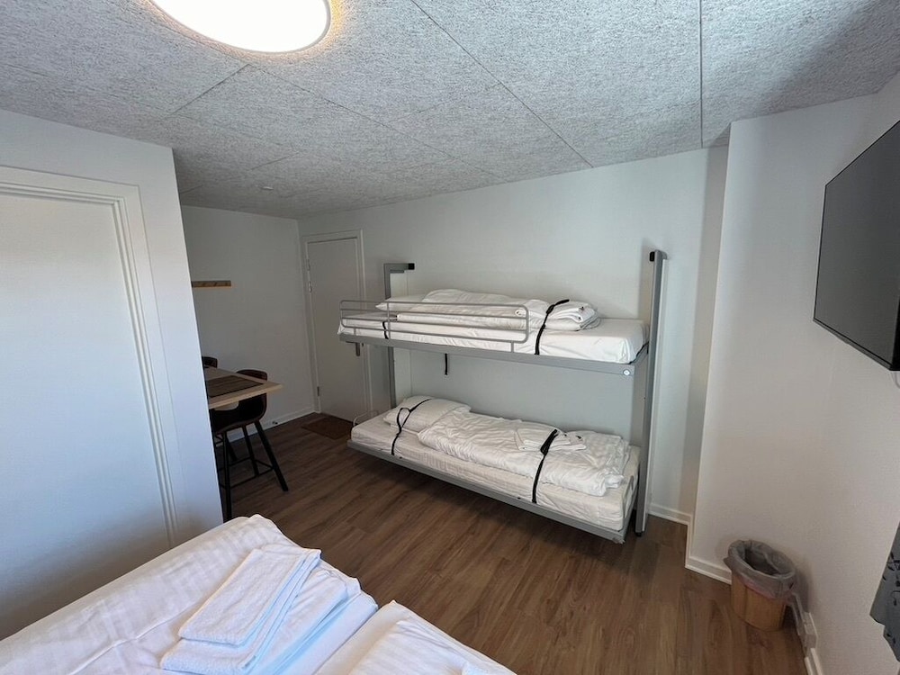 City Quadruple Room photo 2