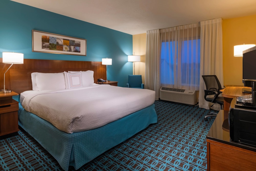 Executive Suite, 1 King Bed with Sofa bed photo 2