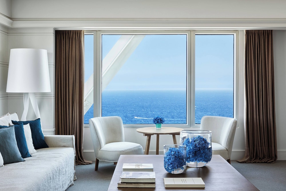 Club Suite, 1 Bedroom (Mediterranean,Club Level,Larger) thumbnail 5