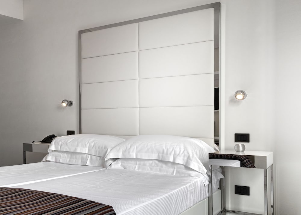 Superior Double or Twin Room - Photo 1