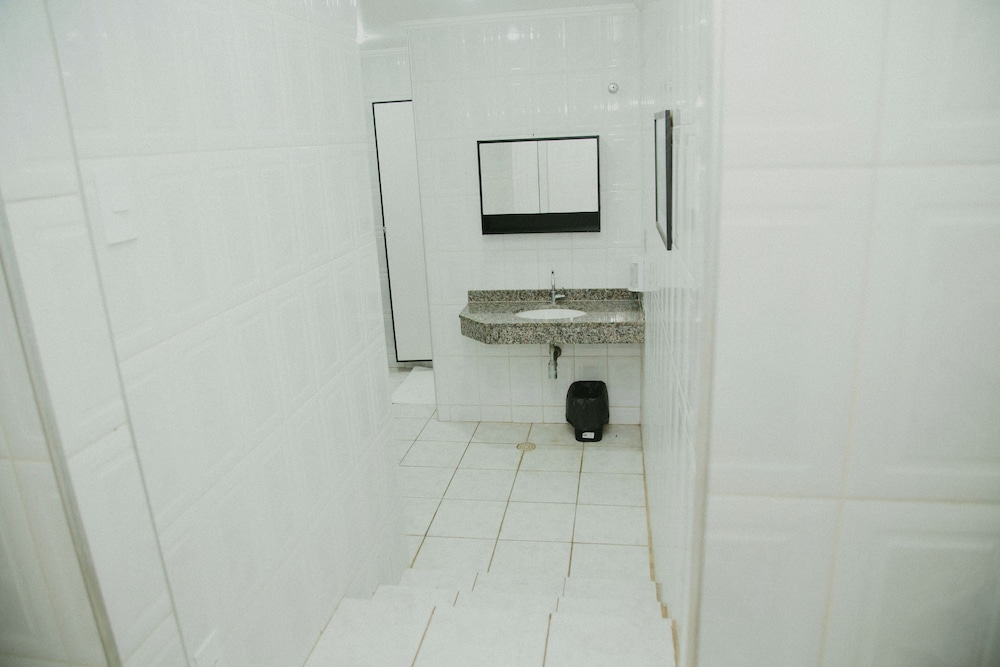 Economy Room - Photo 6