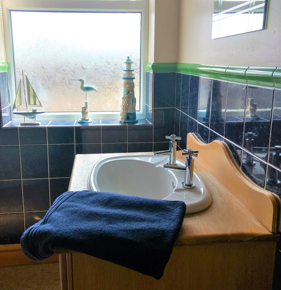 Single Room, Shared Bathroom photo 3
