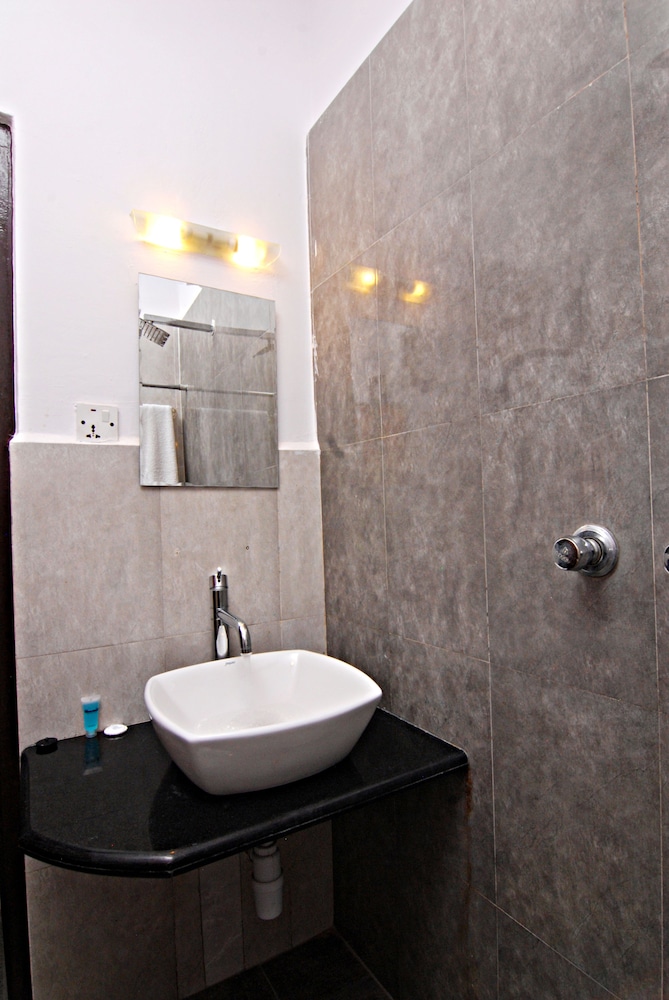 Deluxe Double or Twin Room - Photo 32