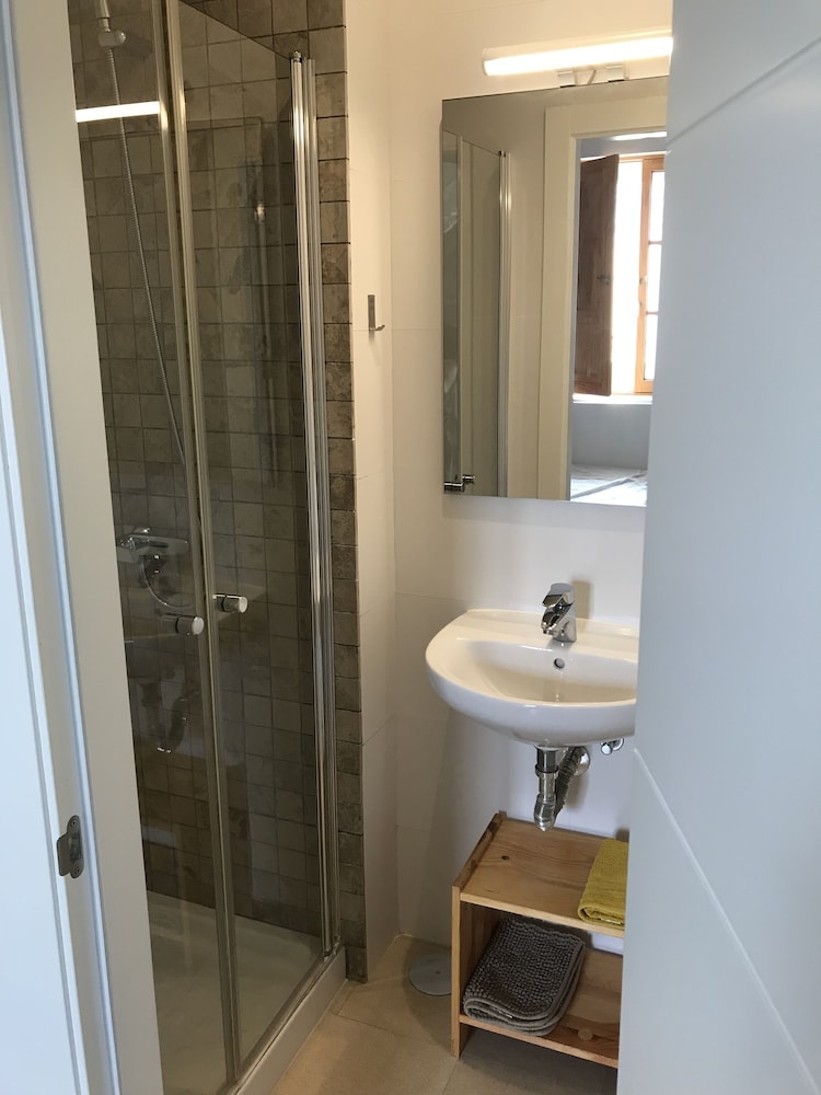 Quadruple Room, Shared Bathroom (MOYA 4/private shower&sink, share wc) photo 2