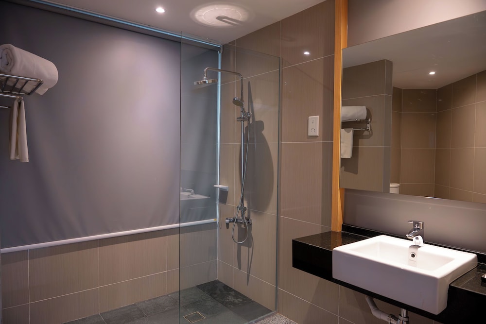 Deluxe Double or Twin Room - Photo 3