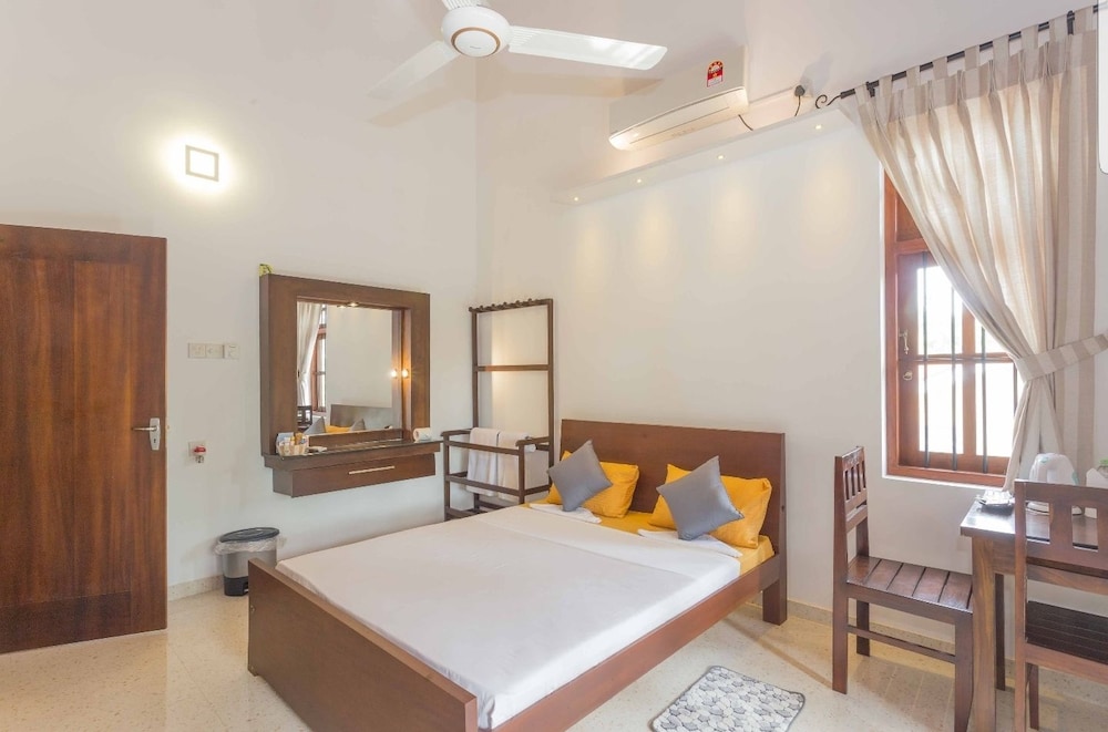 Deluxe Double Room, 1 Queen Bed, Private Bathroom, Garden View photo 1