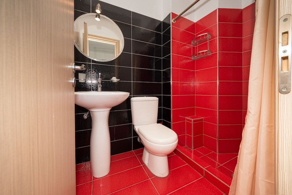 Studio Suite, 1 Bedroom - Photo 9
