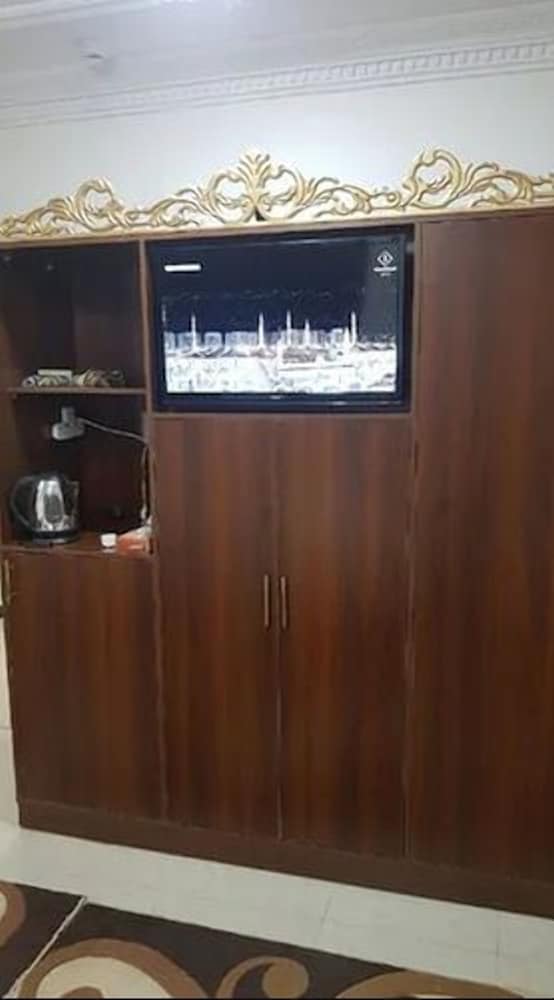 Family Room, 1 Bedroom photo 2