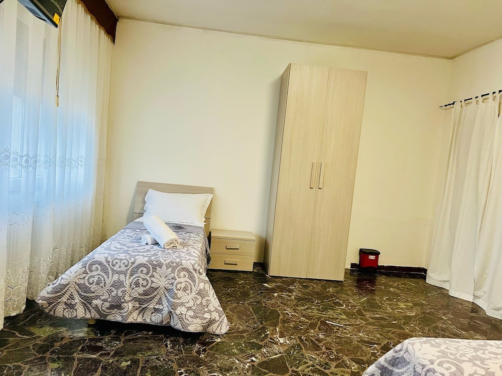 Standard Triple Room photo 2