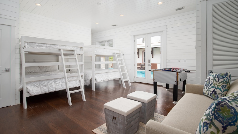 House, Multiple Beds (The Sandcastle)