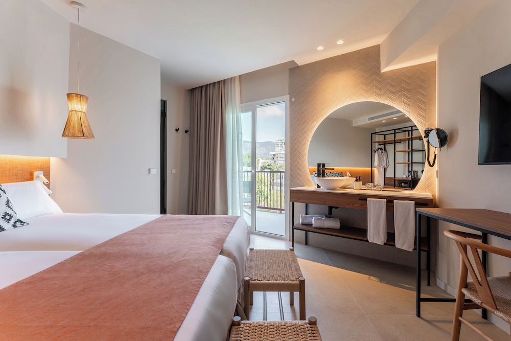 Double Room, Balcony (Magnus)(2 adults)