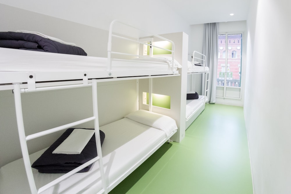 Standard Shared Dormitory, Mixed Dorm, Accessible, Ensuite (mixed 4-bed dorm)
