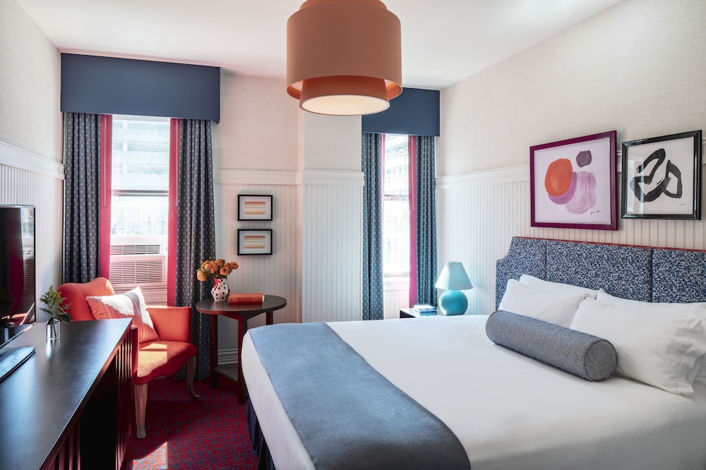 Deluxe Room, 1 Queen Bed - Photo 1