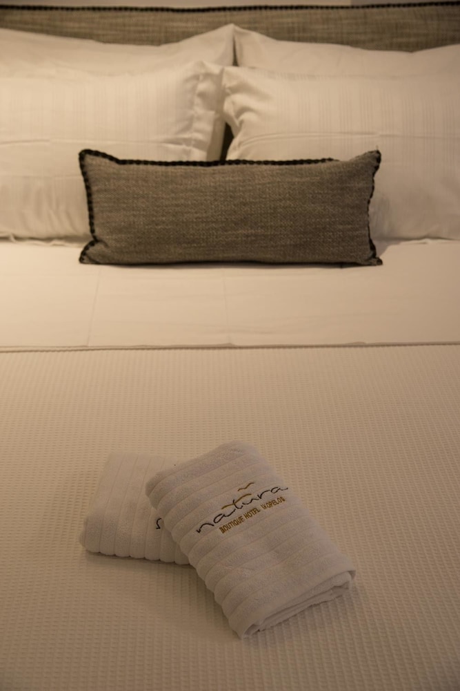 Luxury Suite (Outdoor Pool) photo 2