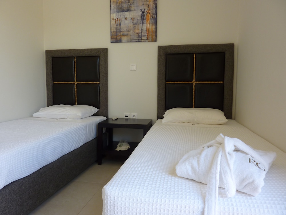 Family Room, 2 Bedrooms