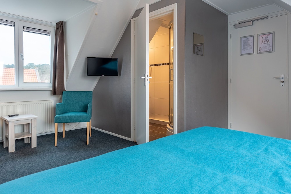 Standard Twin Room photo 3
